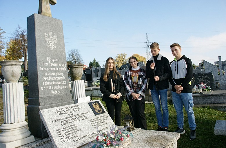 Zapal znicz pamięci, w naszych sercach gości