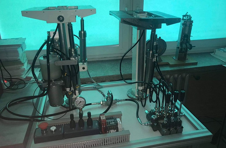 Stanowiska do badania hydrauliki siłowej.