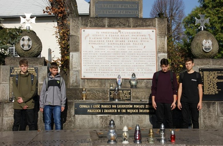 Pamiętamy o bohaterach - Zapal znicz pamięci 