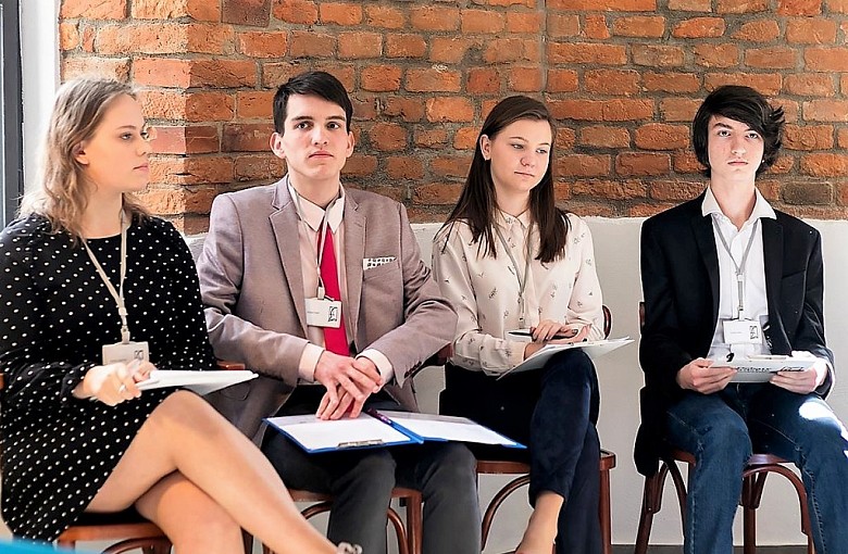 Tym razem "na tarczy" - Debaty