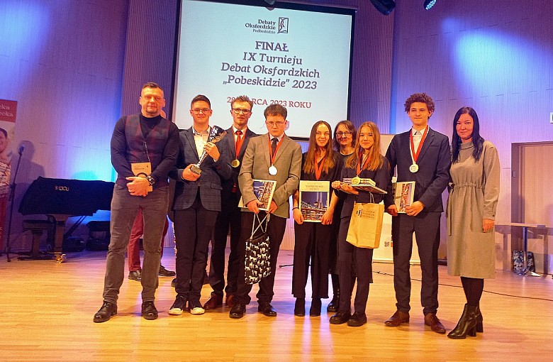 Siła słów, czyli zwycięstwo Mechanika w Konkursie Debat Oksfordzkich Podbeskidzie!