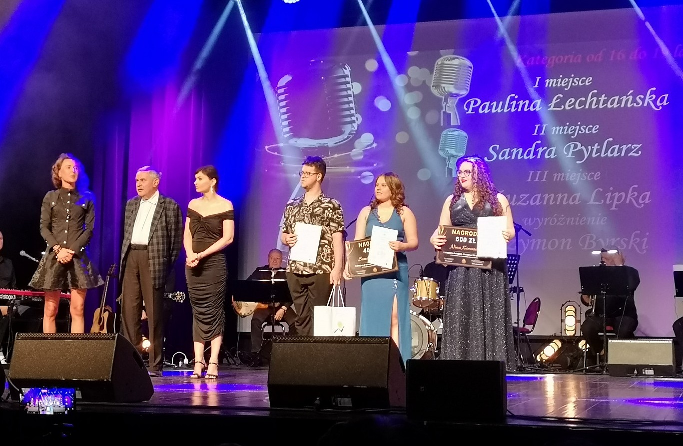 II miejsce dla Sandry Pytlarz na III Ogólnopolskim Festiwalu Piosenek Bielsko-Bialskich  Artystów !!!