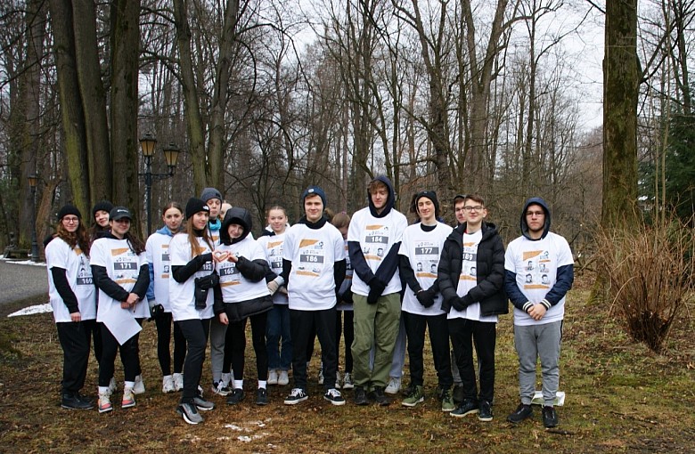 Pobiegli dla bohaterów