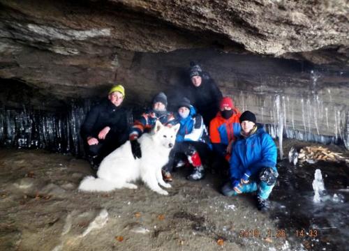 Trekking pod łamaną skałę