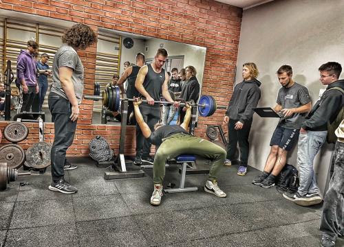 II Mistrzostwa ZSM-E w Wyciskaniu Sztangi Leżąc