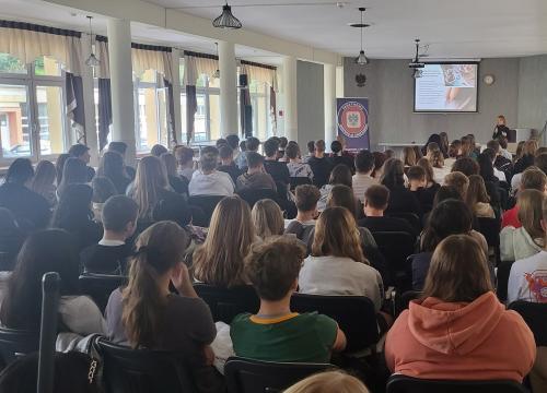 Bez social mediów da się żyć!