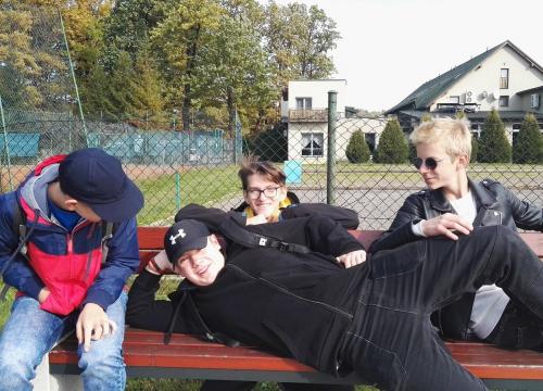 Programiści na ognisku.