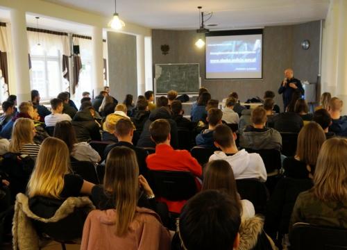 Policję tworzą ludzie….Twórzmy ją razem