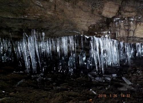 Trekking pod łamaną skałę