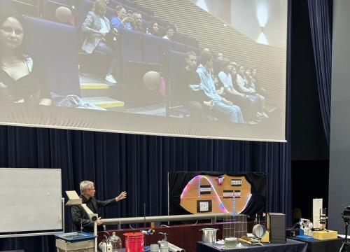 Osobliwości Świata Fizyki