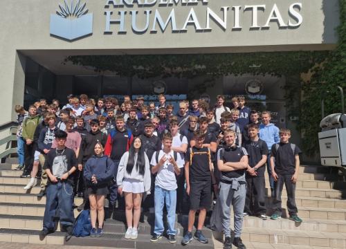 "Przyszłość, zobacz ją na własne oczy"