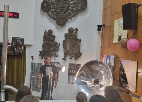 Osobliwości Świata Fizyki