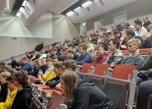 Ścisłe spotkania z ATH