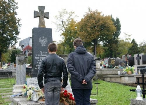 Zapal znicz pamięci