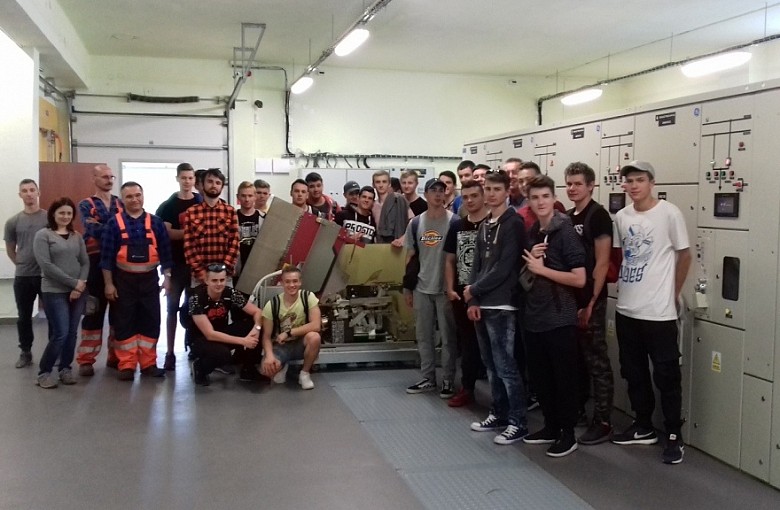 2 bT w nowoczesnej podstacji trakcyjnej