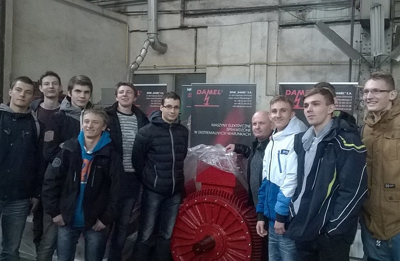 Tam gdzie zwijają silniki