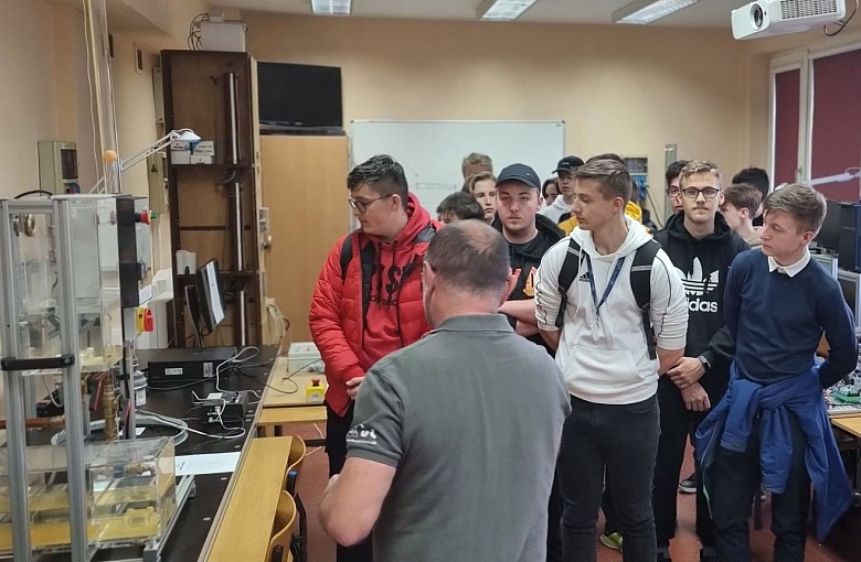 Ścisłe spotkania z ATH